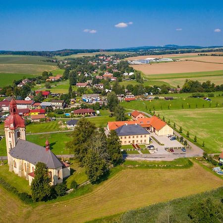 Penzion Na Fare Dubenec Экстерьер фото